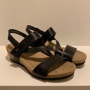 Earth Orgins Kendra Sandals Size 9 Med